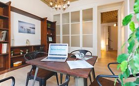 Bravissimo Placa Del Vi, Authentic Historic Apartment